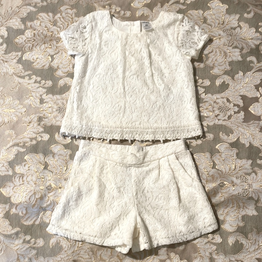 Carter’s 2 piece shirt with shorts 4t girls